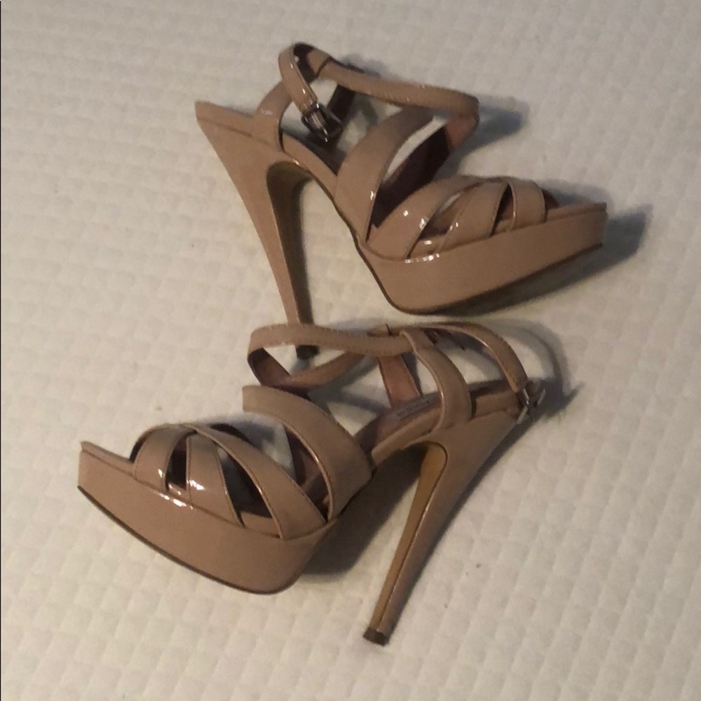 Steve Madden Nude Patent Leather Pumps